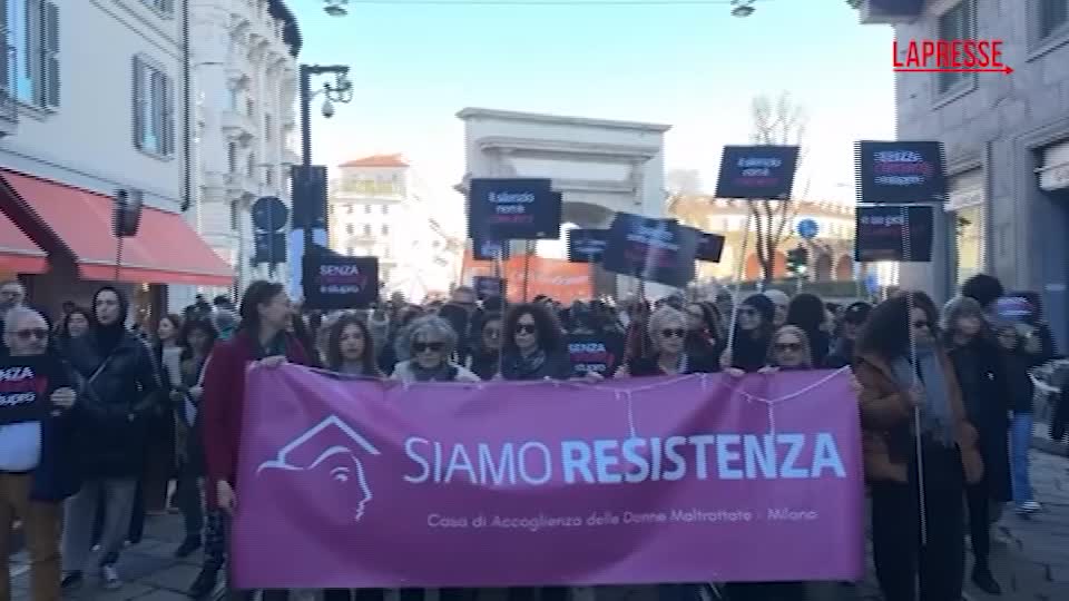 Ddl violenza donne, a Milano un migliaio in corteo contro modifica Bongiorno