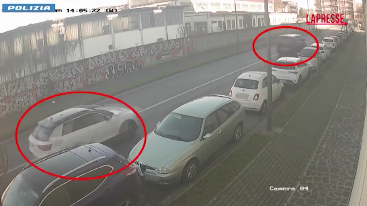 cremonese napoli 20 daspo ai tifosi per le violenze da Lapresse.it cremonese napoli 20 daspo ai tifosi per le violenze