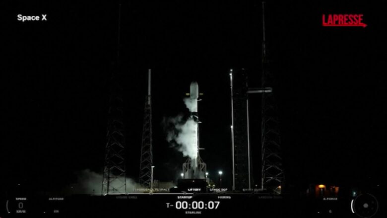 SpaceX, lanciato da Cape Canaveral il razzo Falcon 89 con 29 satelliti Starlink
