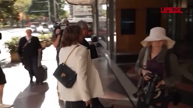 Australia, l'attentatore di Bondi Beach in aula per la prima volta in collegamento video