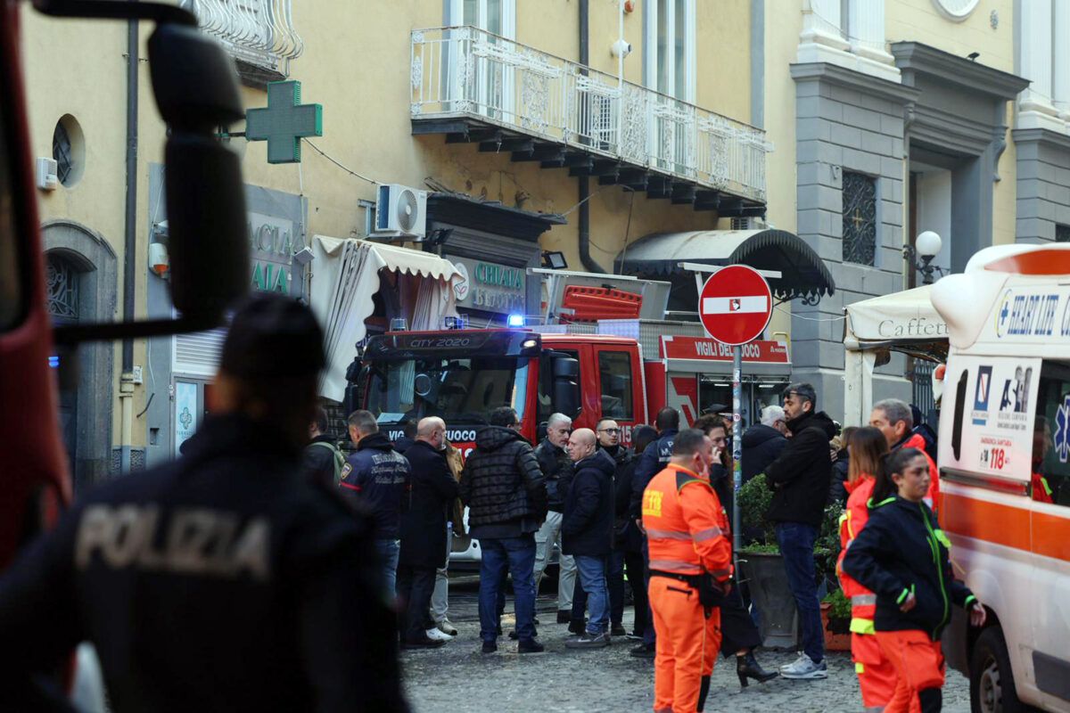 Galleria foto 'Il Teatro Sannazaro di Napoli prima e dopo l’incendio – Le foto' - foto 8