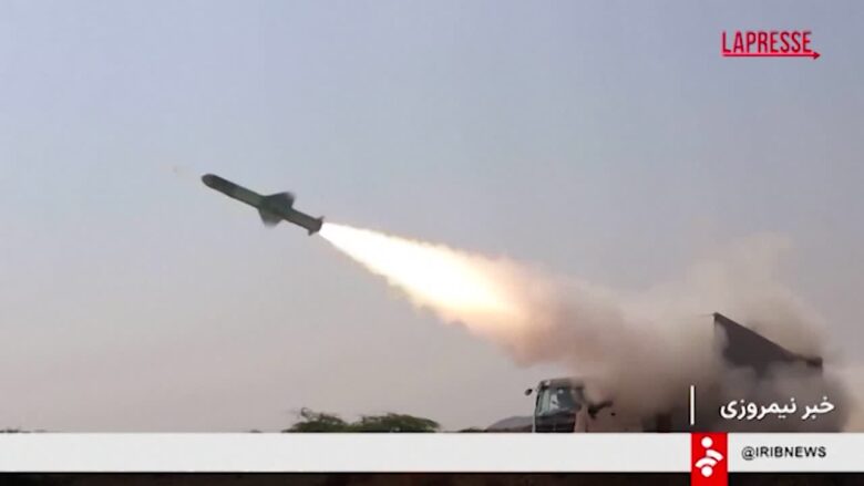 Iran, le gigantesche esercitazioni militari durante i colloqui con gli Usa