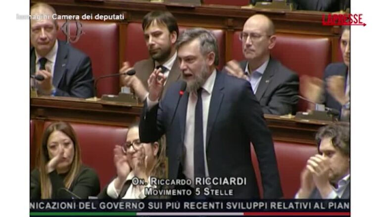 Scontri Torino, M5S al centrodestra: “Molti di voi contenti dell’agente aggredito, così potete attaccare chi protesta”