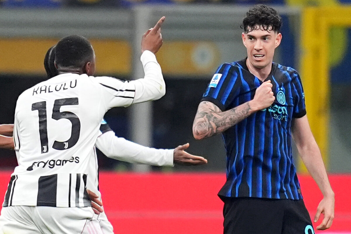 Inter-Juventus, inibiti Comolli e Chiellini. Bastoni: “Ho accentuato dopo il contatto con Kalulu. Spiace per l’esultanza” Inter-Juventus, inibiti Comolli e Chiellini. Bastoni: “Ho accentuato dopo il contatto con Kalulu. Spiace per l’esultanza”