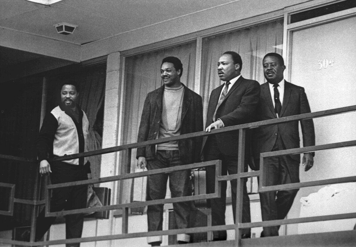 Galleria foto 'Jesse Jackson, da Martin Luther King a Mandela: le foto storiche del reverendo icona dei diritti civili' - foto 2