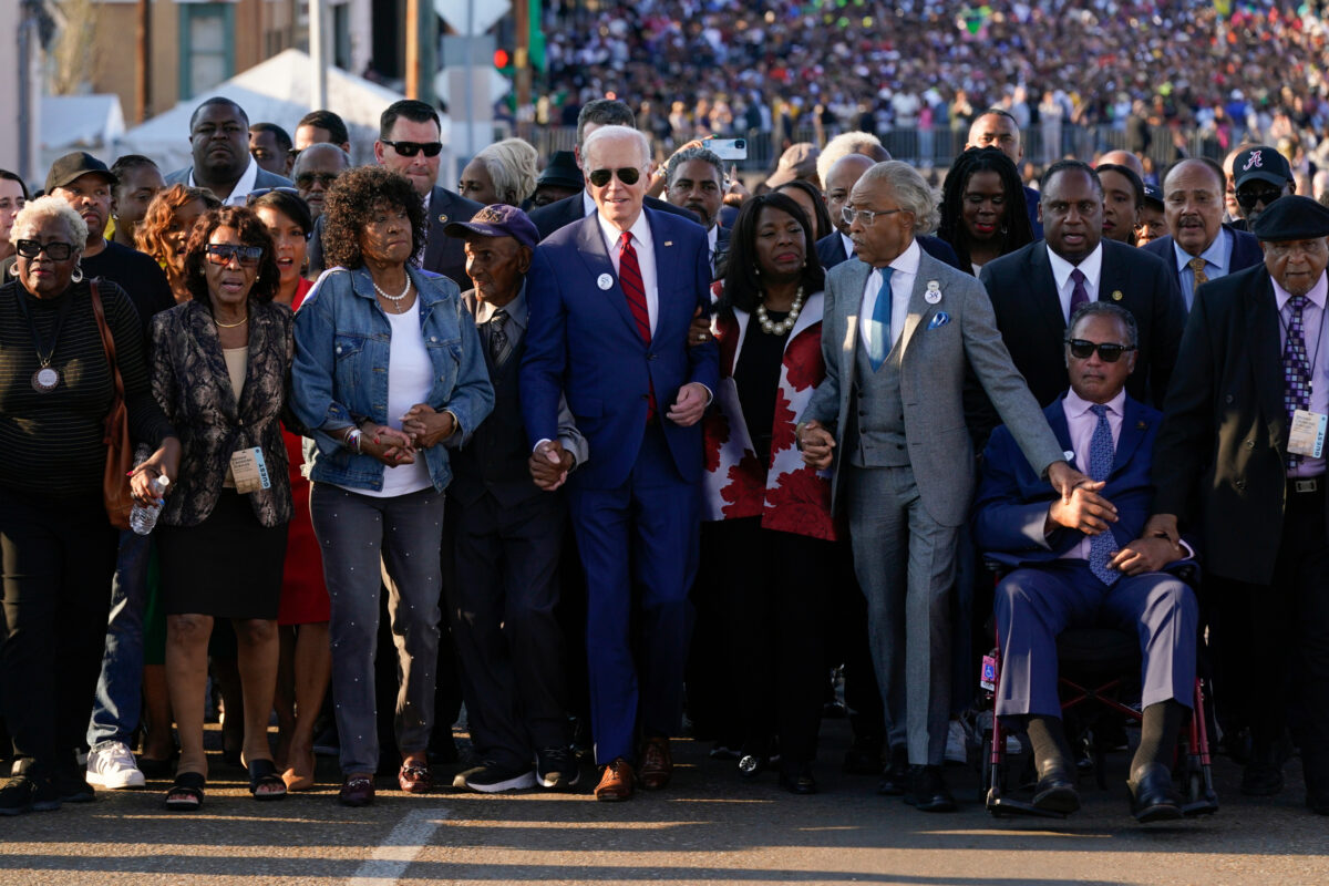 Galleria foto 'Jesse Jackson, da Martin Luther King a Mandela: le foto storiche del reverendo icona dei diritti civili' - foto 14