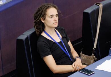 Sea Watch, per i giudici il fermo fu illegittimo: Italia condannata a pagare 76mila euro. Meloni: “Senza parole”