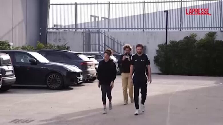 Olimpiadi 2026, applausi per Federica Brignone all'arrivo al J-Medical
