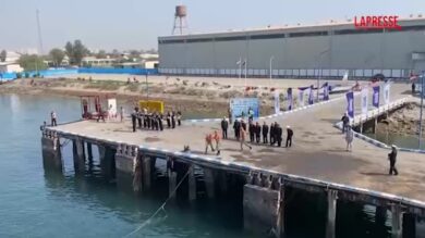 Iran, nave da guerra russa nel porto di Bandar Abbas per manovre congiunte con Teheran