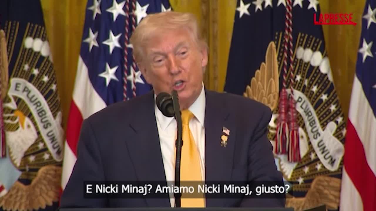 Usa, Trump: "Amo Nicki Minaj, la sua pelle è così bella" Usa, Trump: "Amo Nicki Minaj, la sua pelle è così bella"