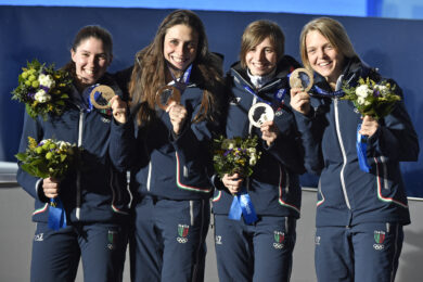 Sochi 2014 Olimpiadi Invernali Cerimonia di premiazione Pattinaggio di vecità pista corta nella foto: la squadra dell'Italia medaglia di bronzo, Arianna Fontana, Peretti Lucia, Valpecina Martina, Viviani Elena foto Gian Mattia D'Alberto - LaPresse