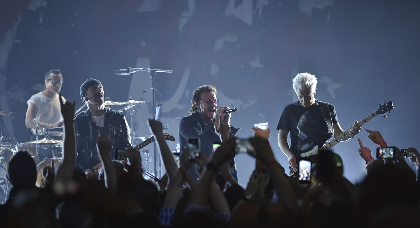 U2, la sorpresa di ‘Days Of Ash’: cinque canzoni come una bussola nel caos del mondo U2, la sorpresa di ‘Days Of Ash’: cinque canzoni come una bussola nel caos del mondo
