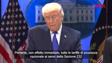 Usa, Trump: "Oggi ordine per dazi aggiuntivi 10% oltre a quelli esistenti"