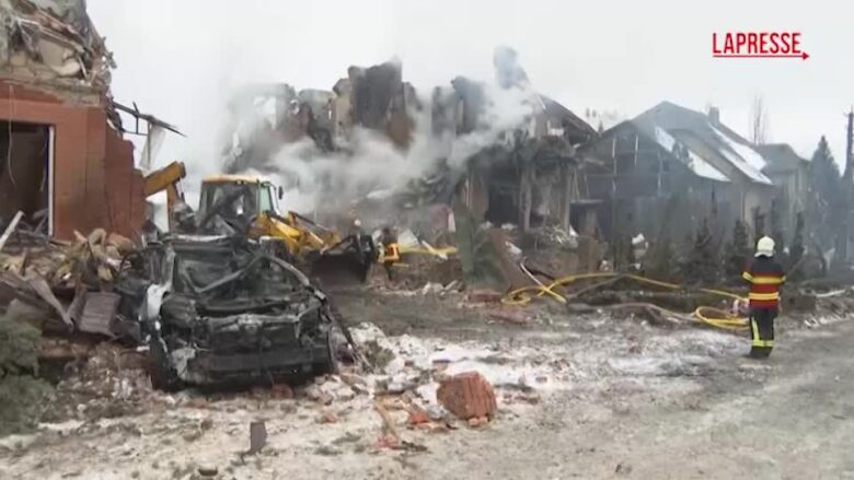 Guerra in Ucraina, missili russi su Kiev: un morto