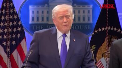 Usa, Trump alza la posta: "Dazi globali al 15% con effetto immediato"