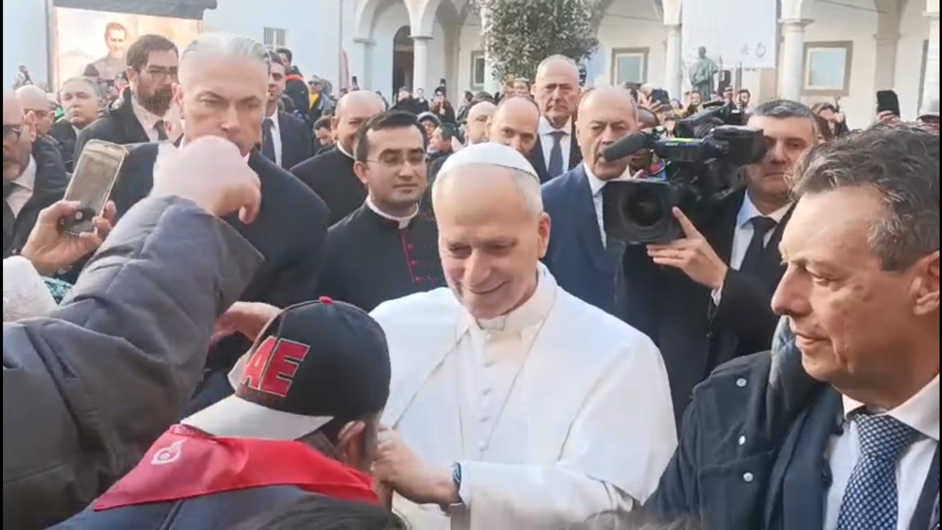 Roma, Papa Leone XIV in visita alla parrocchia di Castro Pretorio