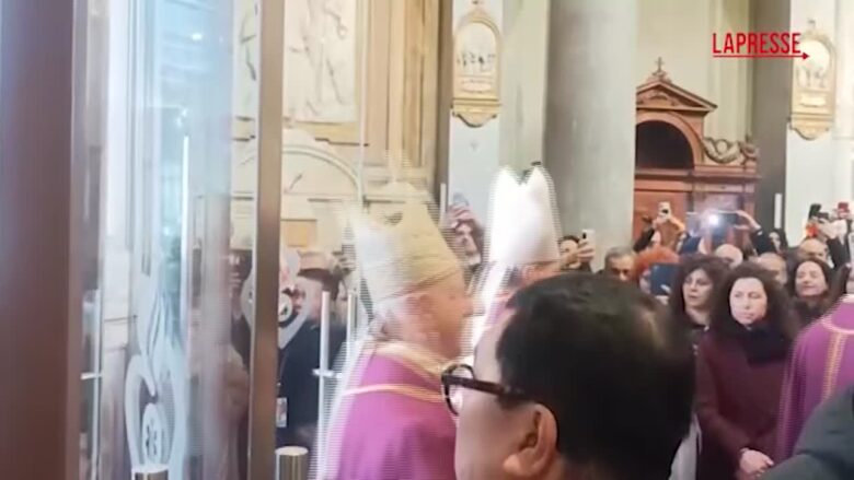 Roma, Papa Leone XIV entra nella parrocchia del Sacro Cuore a Castro Pretorio