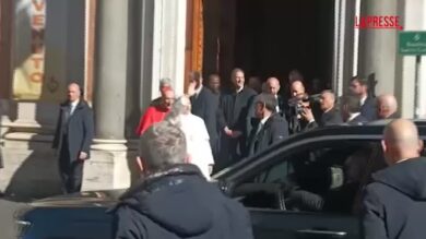 Roma, Papa Leone XIV esce dalla parrocchia del Sacro Cuore a Castro Pretorio