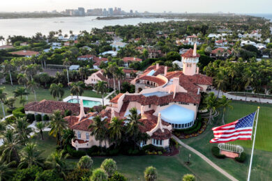 Uomo armato entra nella tenuta di Trump a Mar-a-Lago: ucciso 20enne