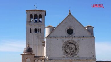 Ad Assisi folla all'esposizione delle spoglie di San Francesco