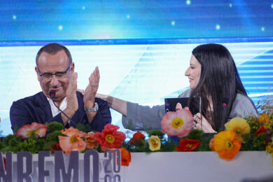 Sanremo 2026, ecco il Festival di Conti: ‘Baudiano’ sì, ‘Meloniano’ no