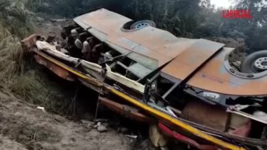 Nepal, incidente su un'autostrada di montagna: 19 morti e 25 feriti