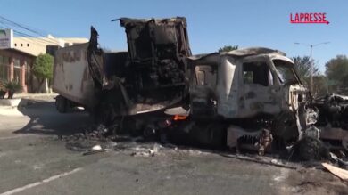 Messico, veicoli bruciati bloccano la strada fuori da Jalisco dopo l'uccisione di 'El Mencho'