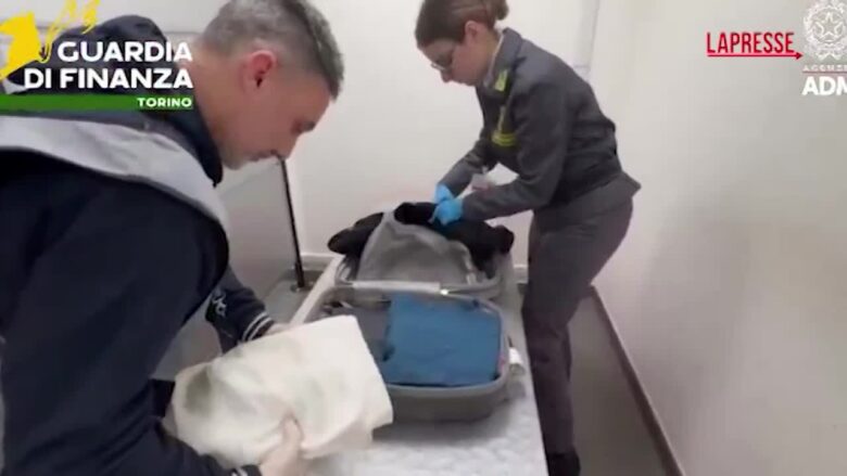 Torino, sequestrati all'aeroporto farmaci potenzialmente pericolosi
