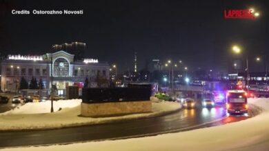 Mosca, bomba vicino alla stazione: muore poliziotto e altri due rimangono feriti