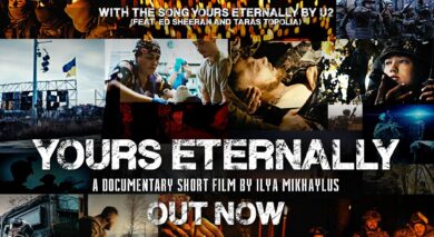 U2, esce il documentario ‘Yours Eternally’: il coraggio dei soldati ucraini nell’anniversario della guerra