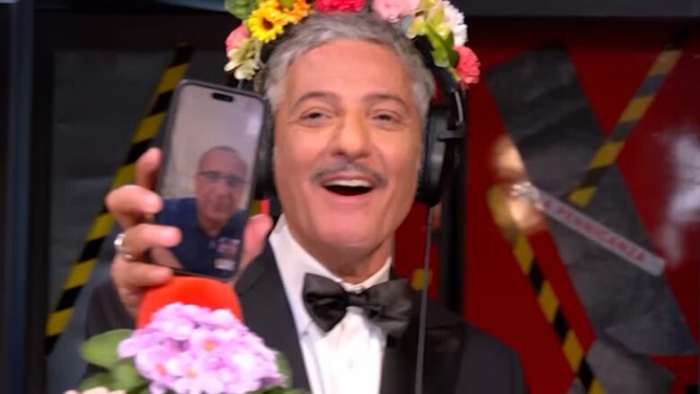 Sanremo 2026, siparietto a "La Pennicanza": Carlo Conti in videochiamata con Fiorello spunta davanti all’Ariston