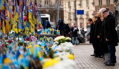 Ucraina, vertici Ue a Kiev nel quarto anniversario della guerra: “Pace giusta e duratura”