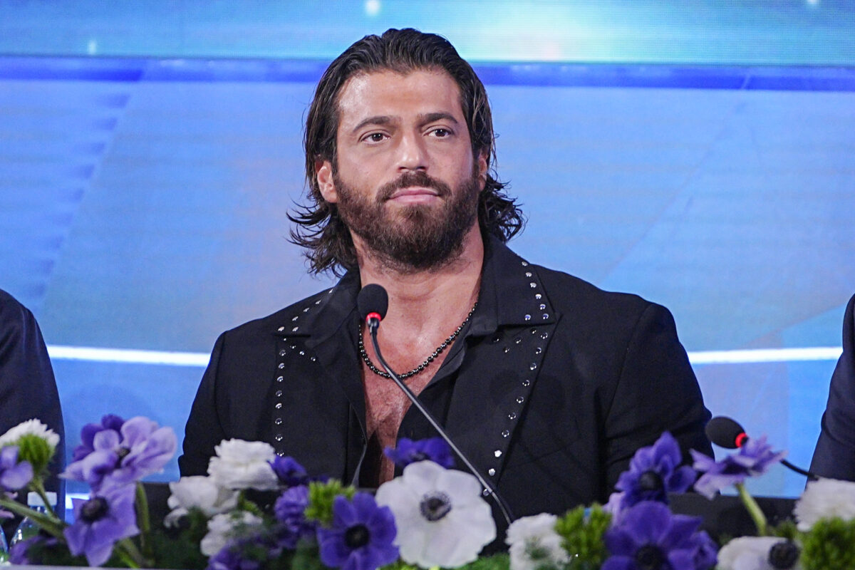 Galleria foto 'Can Yaman a Sanremo 2026, le foto della conferenza stampa' - foto 4