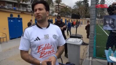 Sanremo 2026, per Eddie Brock calcetto di mattina dopo la prima serata