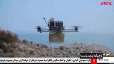 Iran, TV di Stato mostra esercitazioni militari con lancio di missili e volo di droni