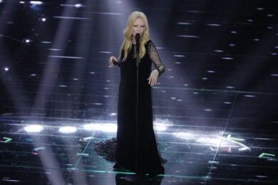 Patty Pravo si esibisce durante la 76ª edizione del Festival della Canzone Italiana di Sanremo al Teatro Ariston (Foto di Marco Alpozzi/LaPresse)