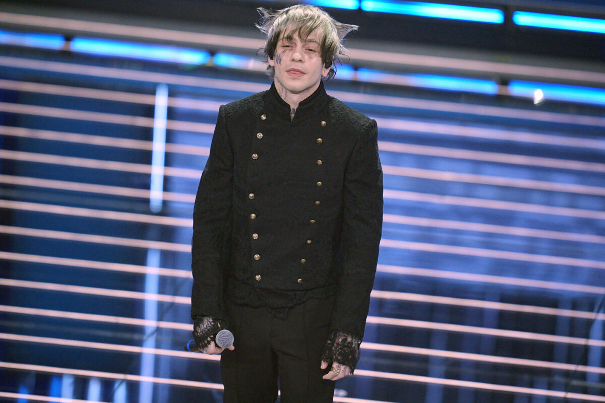 Galleria foto 'Sanremo 2026, i look dei cantanti nella prima serata: le foto' - foto 2