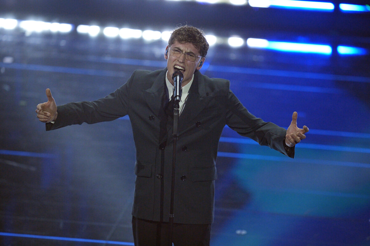 Galleria foto 'Sanremo 2026, i look dei cantanti nella prima serata: le foto' - foto 9