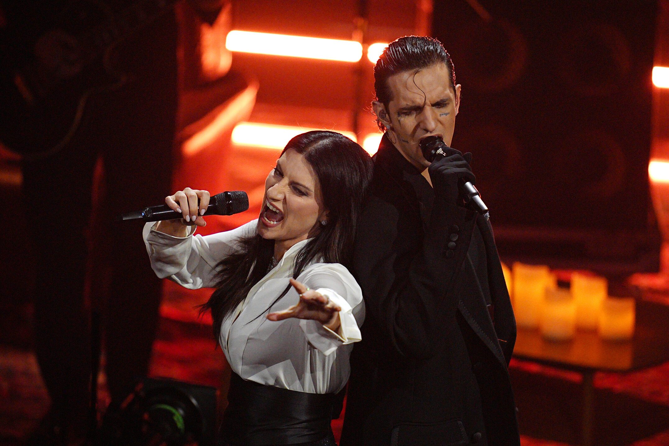 Il canto fa bene alla salute, i 4 benefici e l’effetto della musica sui bambini