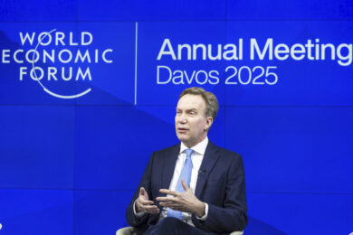 Caso Epstein, si dimette il presidente del Forum di Davos