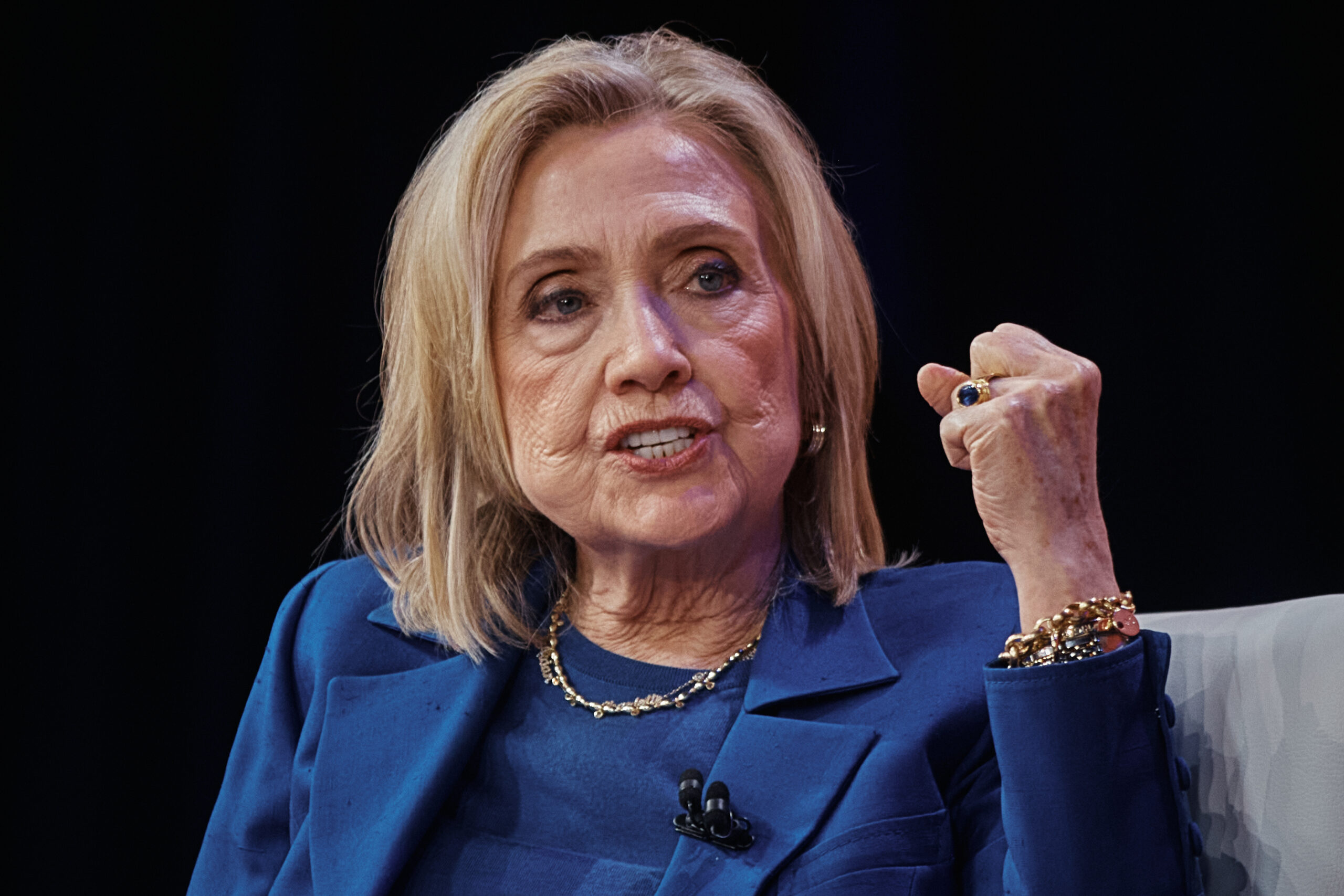 Epstein files, Hillary Clinton testimonia al Congresso: “Non l’ho mai incontrato, bisogna indagare su Trump”