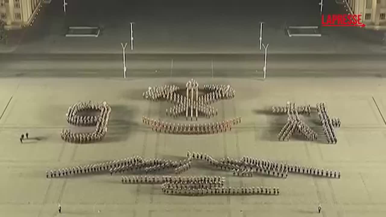 Corea del Nord, Kim Jong Un alla parata militare Corea del Nord, Kim Jong Un alla parata militare