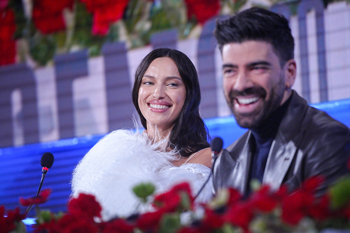 Galleria foto 'Sanremo 2026, per la terza serata c’è Irina Shayk: le foto' - foto 7