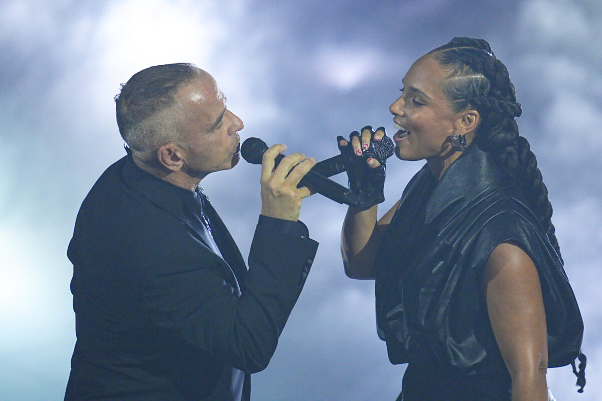 Sanremo 2026, Eros e Alicia portano ‘L’aurora’. Arisa e Brancale ancora in Top 5