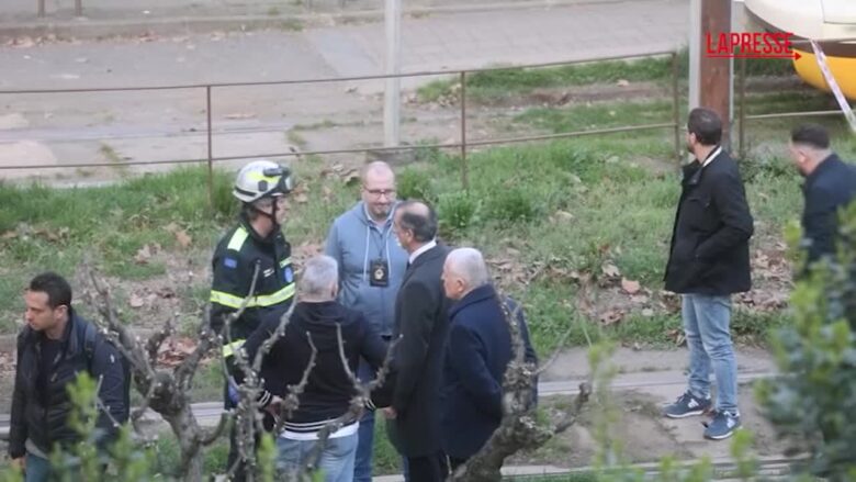 Tram deragliato a Milano, il sindaco Sala sul luogo dell'incidente