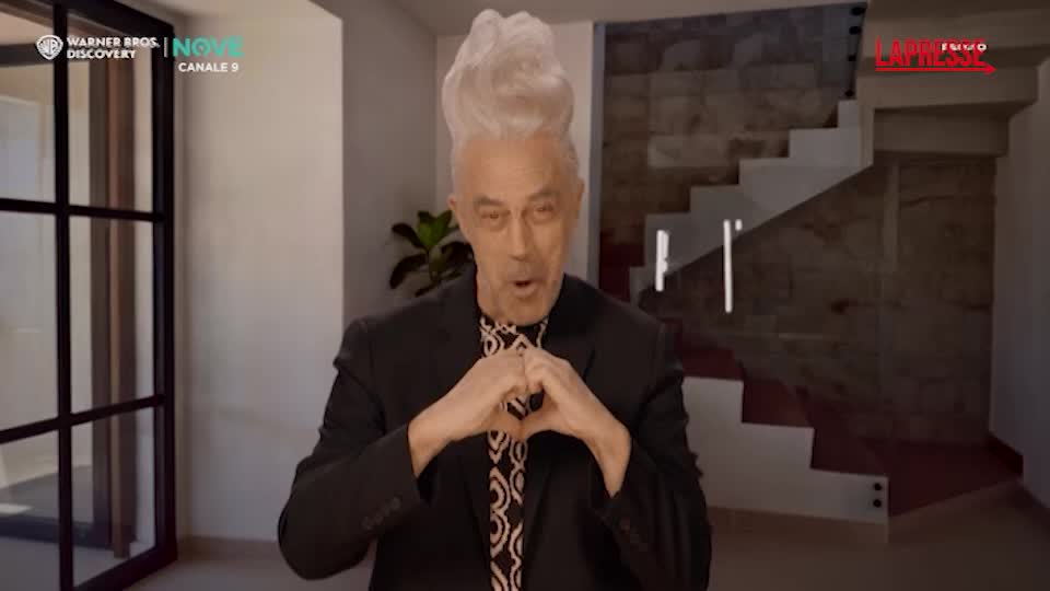 maurizio crozza diventa vincenzo schettini e sta per euro uguale massa del mi piace al quadrato da Lapresse.it maurizio crozza diventa vincenzo schettini e sta per euro uguale massa del mi piace al quadrato