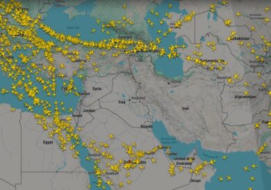 Israele e Usa attaccano l’Iran, spazi aerei chiusi e cieli senza voli civili