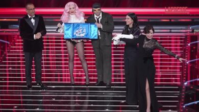 Sanremo 2026, Ditonellapiaga vince la serata delle cover con TonyPitony