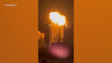 Attacco all'Iran, missile di Teheran centra palazzo in Bahrein