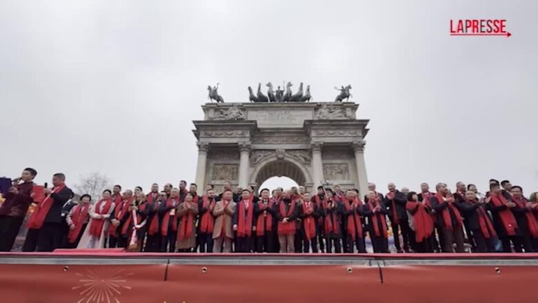 Capodanno cinese 2026 a Milano, la sfilata all’Arco della Pace